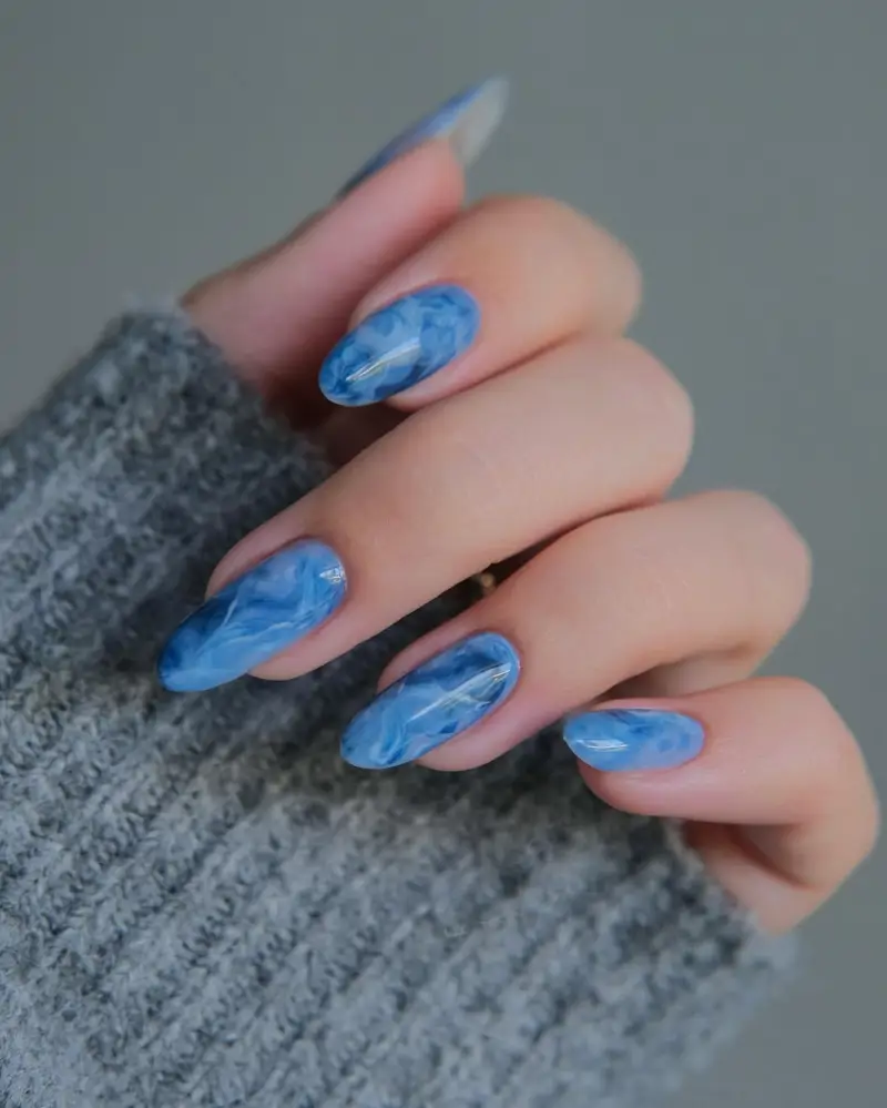 diseños de uñas azules decoradas