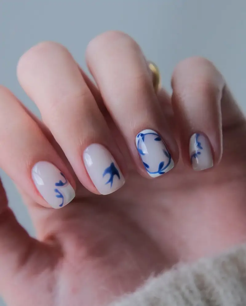 diseños de uñas azules decoradas