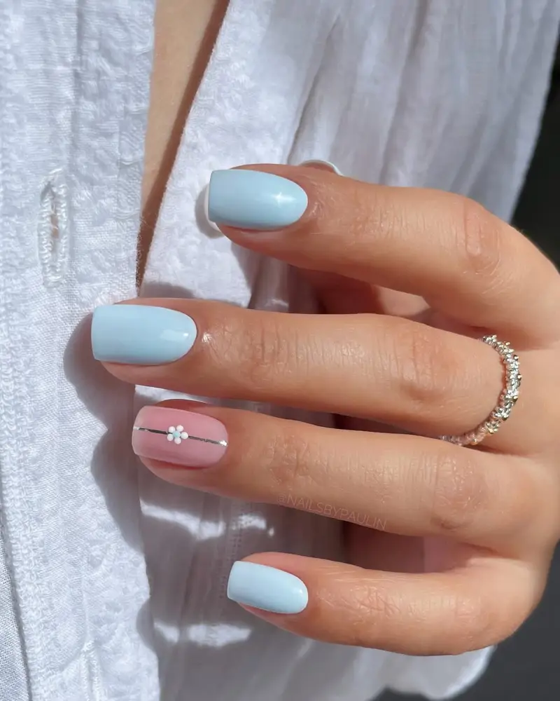 diseños de uñas azules decoradas