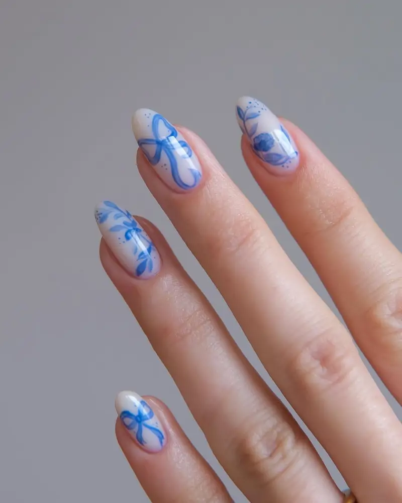 diseños de uñas azules decoradas