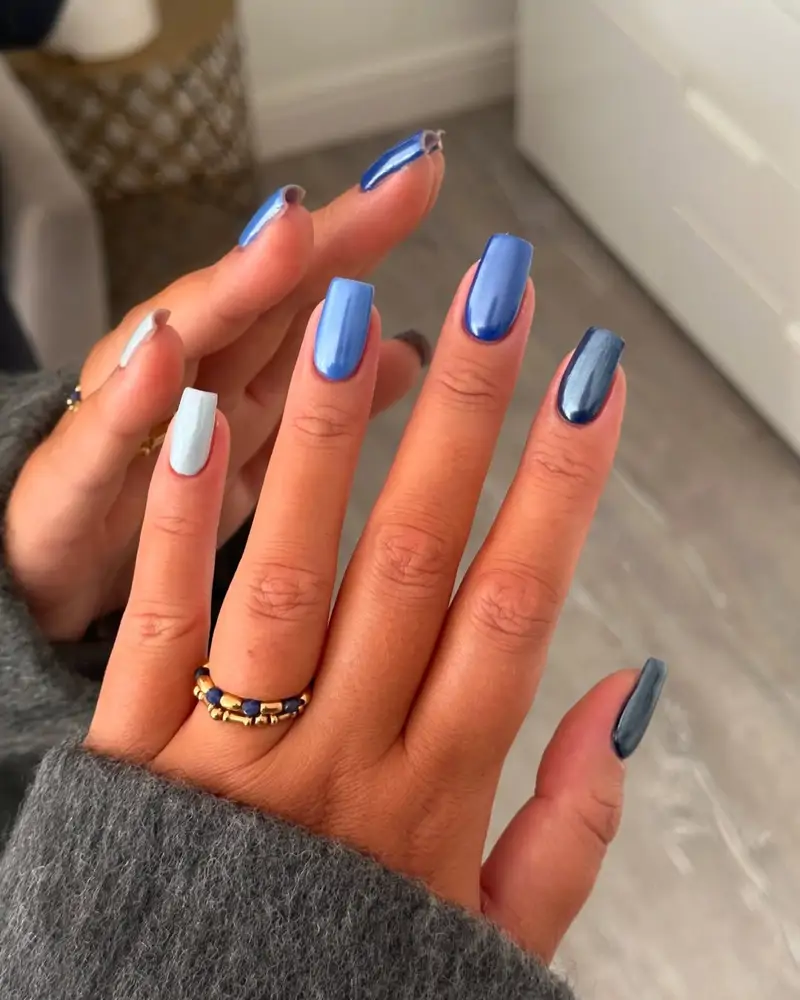 diseños de uñas azules decoradas
