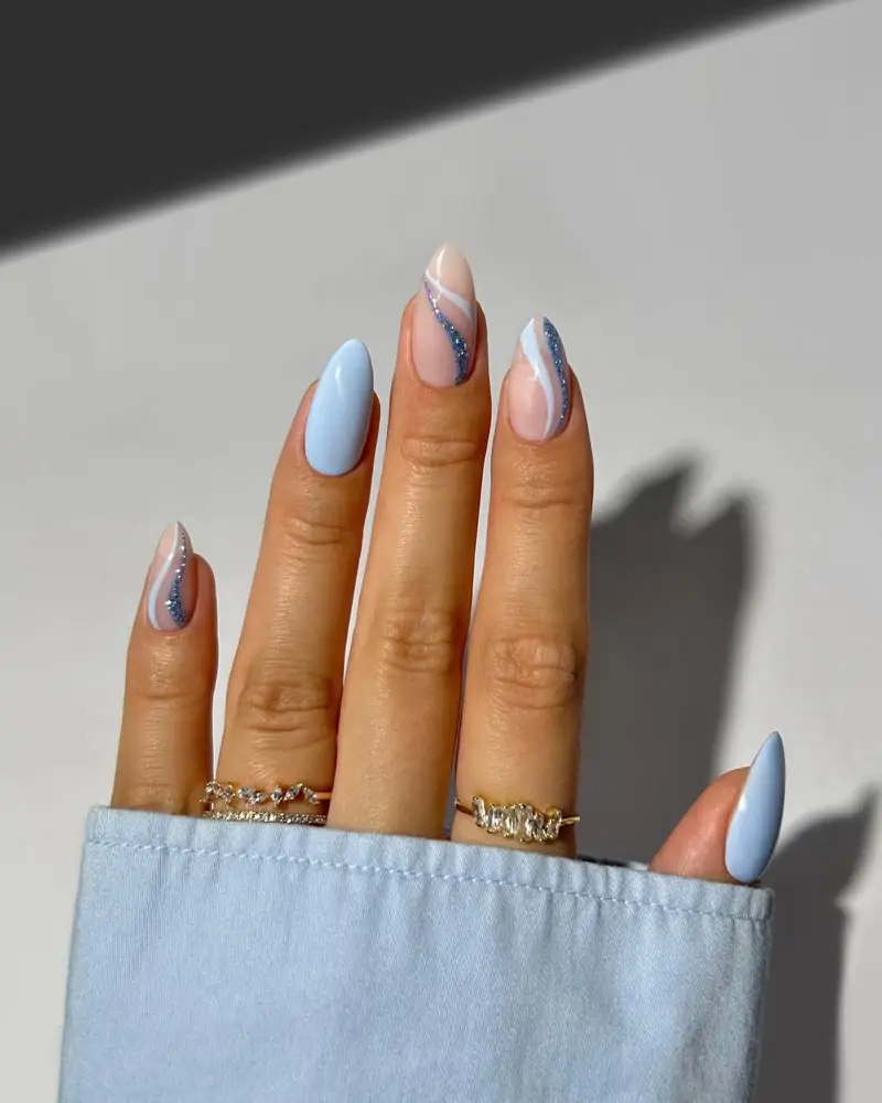 diseños de uñas azules decoradas
