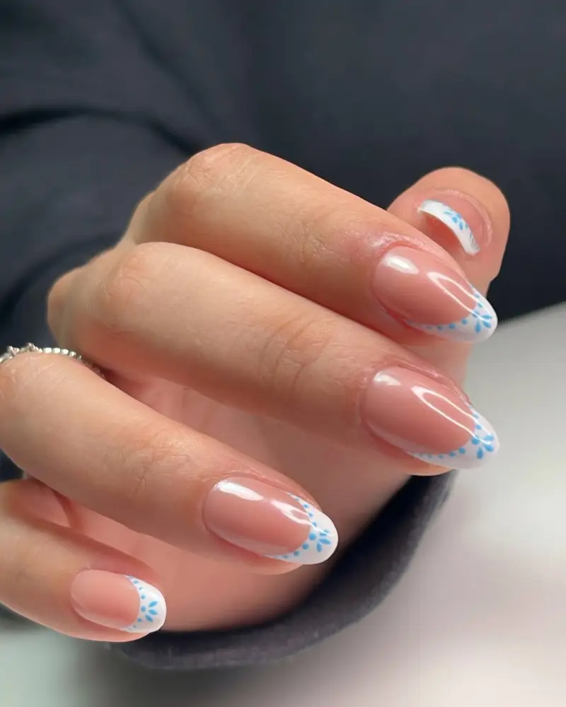 ideas de manicura francesa para uñas redondas