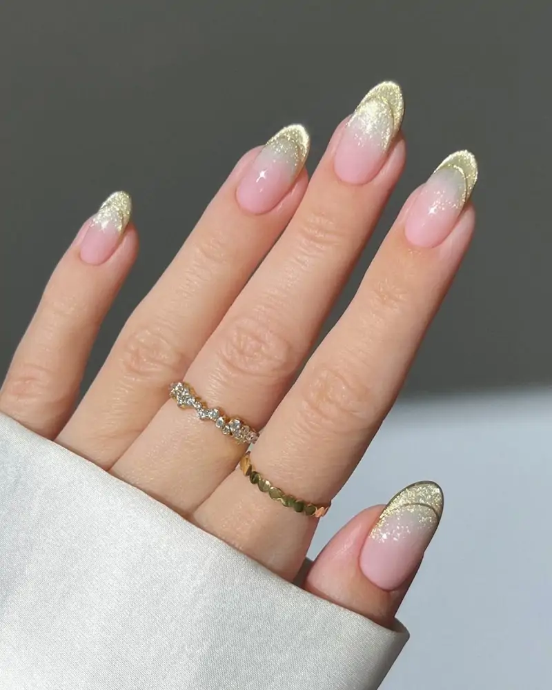 ideas de manicura francesa para uñas redondas