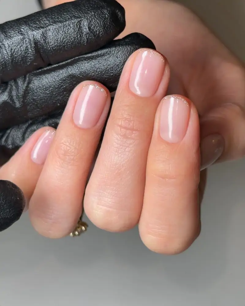 ideas de manicura francesa para uñas redondas