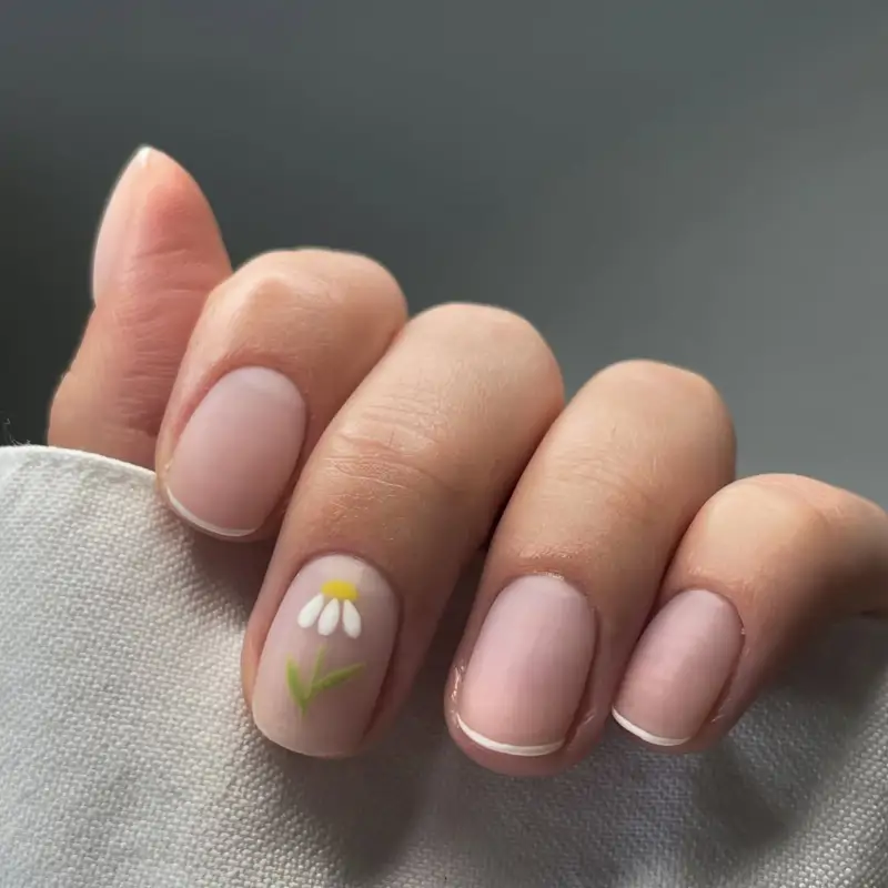ideas de manicura francesa para uñas redondas