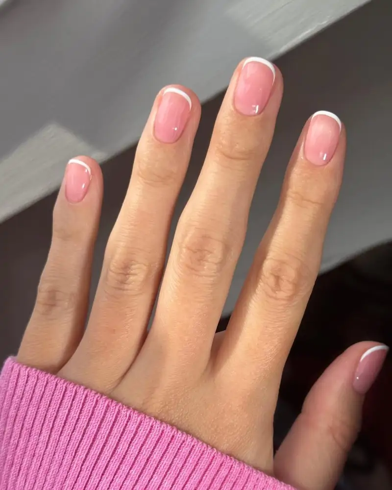 ideas de manicura francesa para uñas redondas