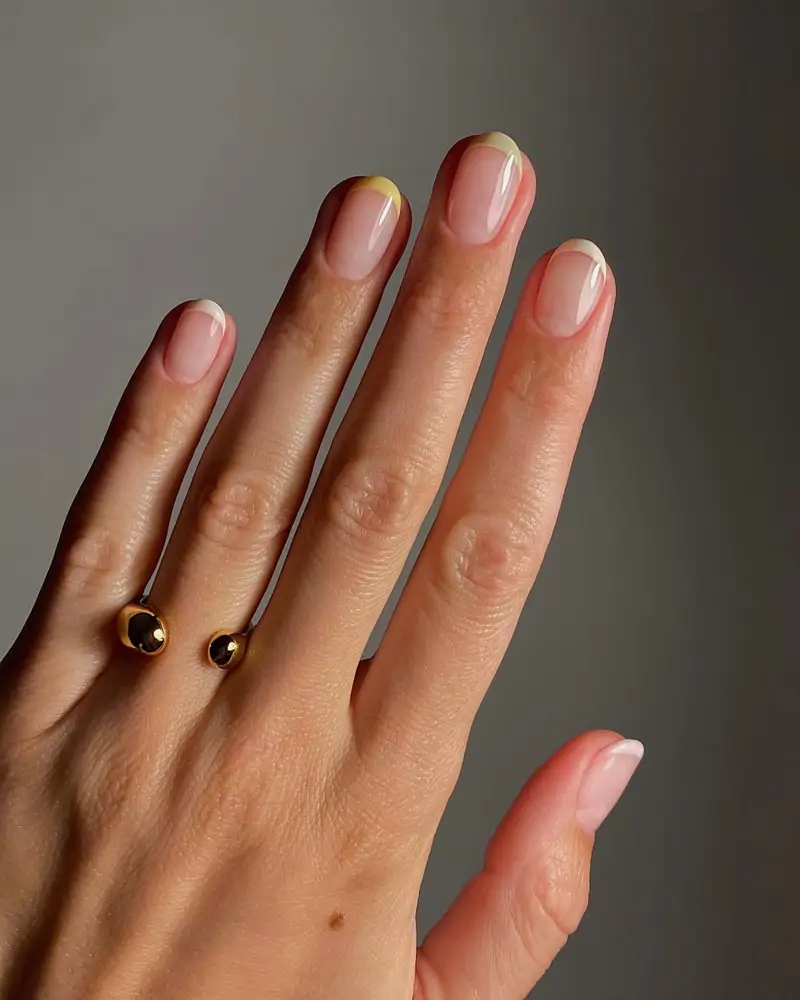 ideas de manicura francesa para uñas redondas