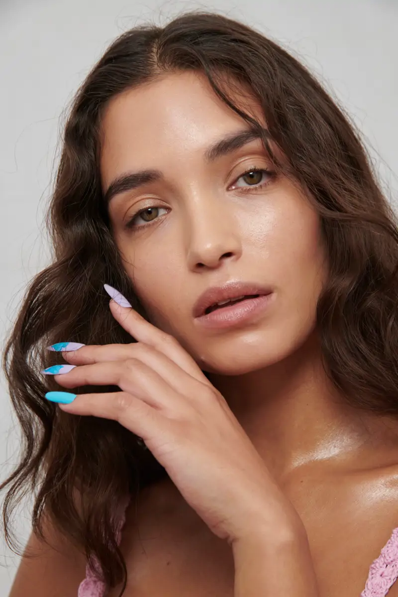 Uñas azul pastel primavera diseños elegantes tendencia