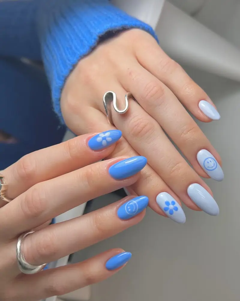 Uñas azul pastel primavera diseños elegantes