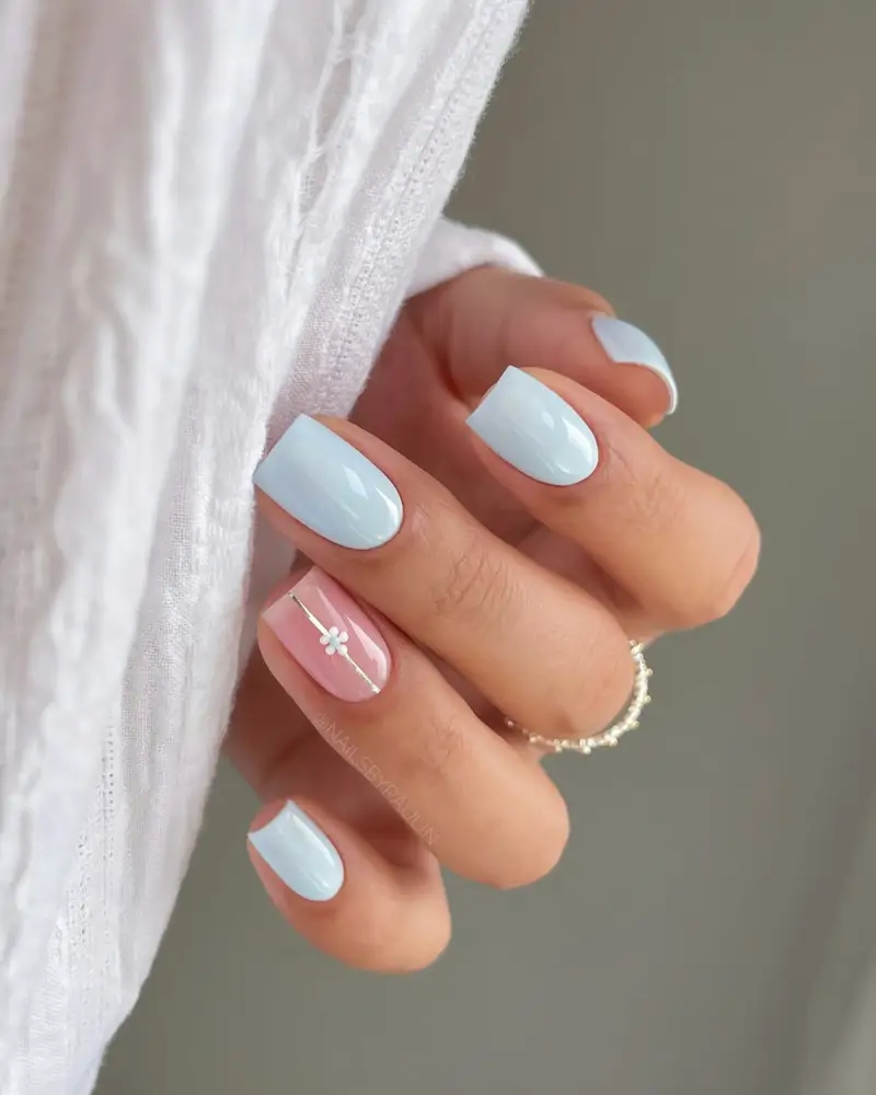 Uñas azul pastel primavera diseños elegantes