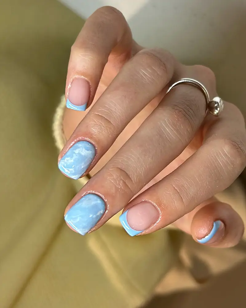 Uñas azul pastel primavera diseños elegantes