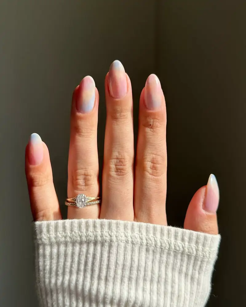 Uñas azul pastel primavera diseños elegantes