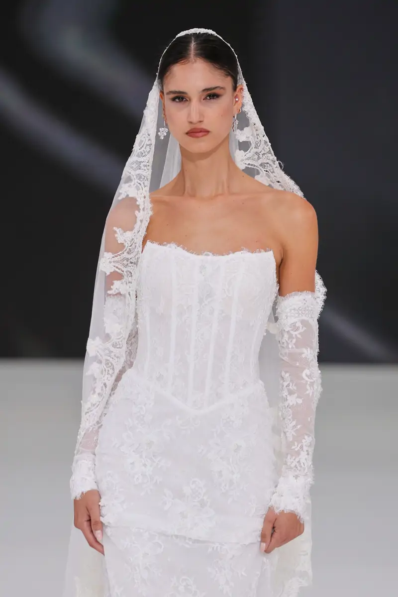 Vestido con mangas de BBFW