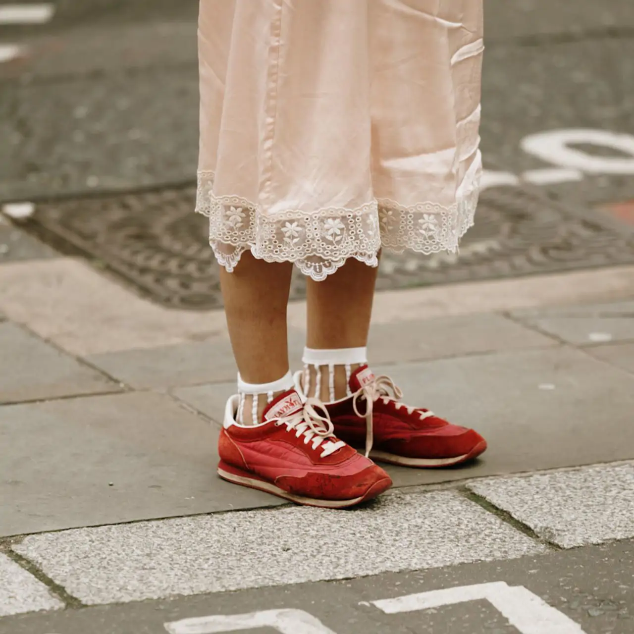 zapatillas rojas verano 2025