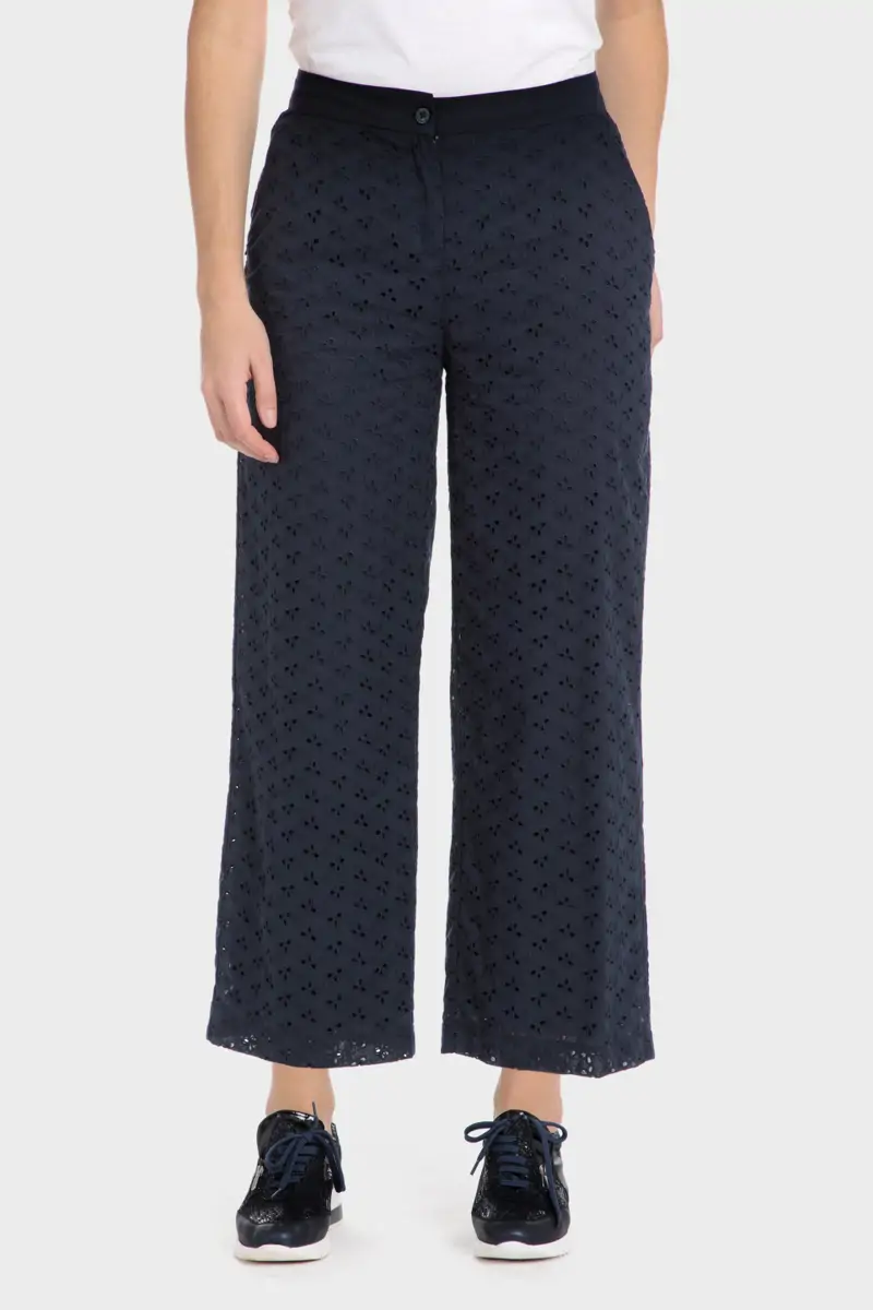 pantalón bordado suizo