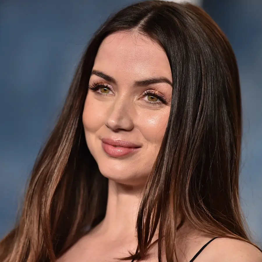 Ana de Armas, actriz (37 años): "Tengo suerte porque mi pelo se seca bastante liso, así que lo dejo secar al aire"