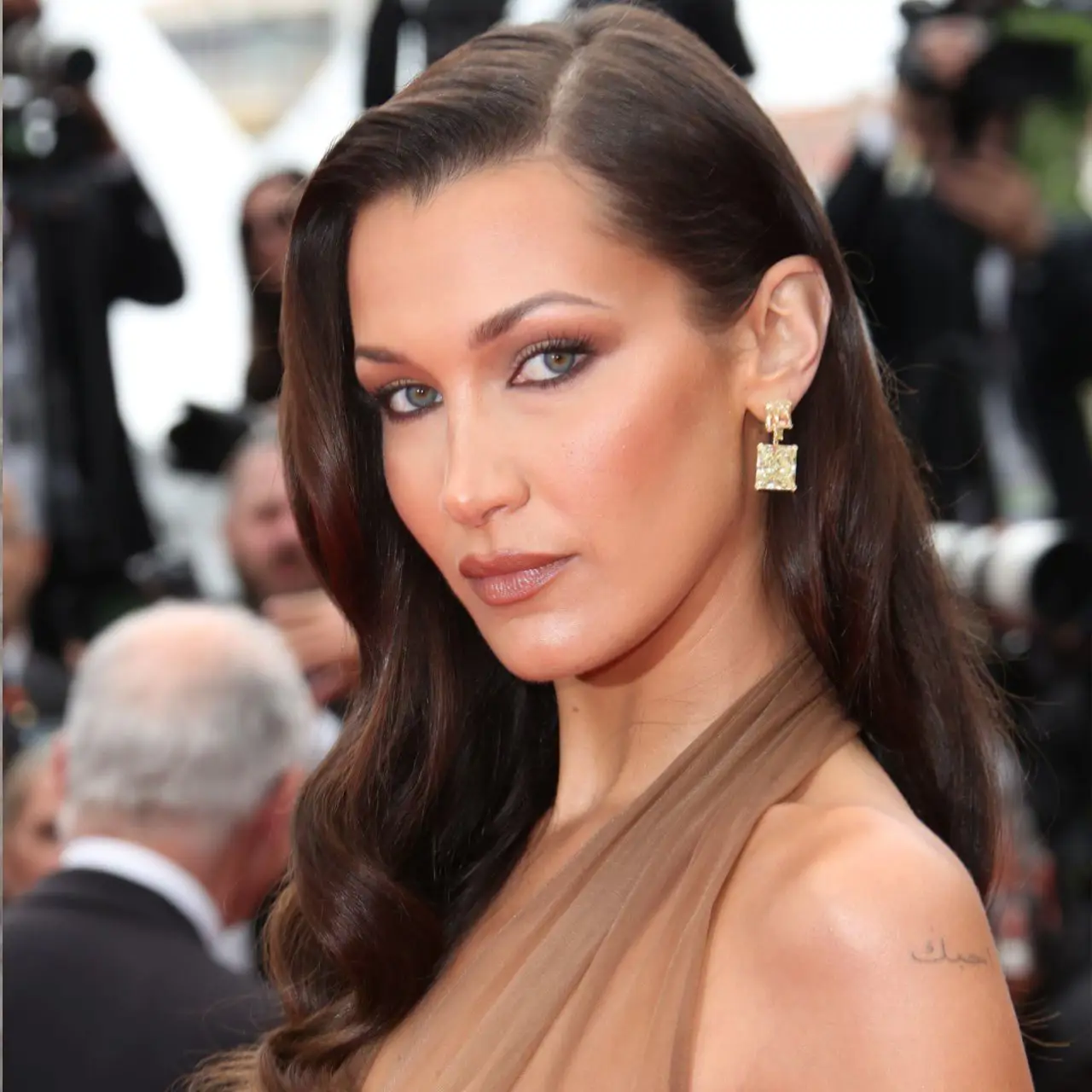 bella hadid cejas