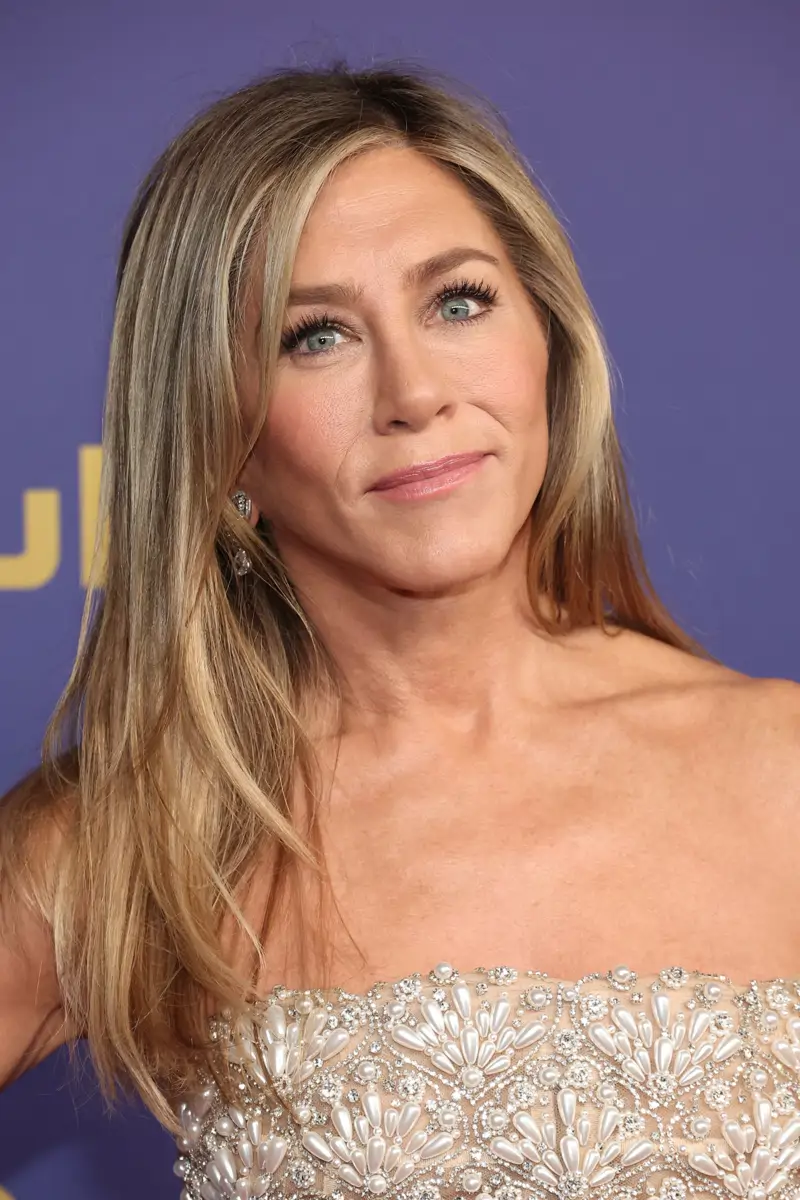 cejas arqueadas jennifer aniston