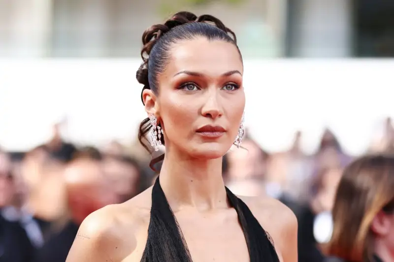 Cejas ligeramente ascendentes bella hadid