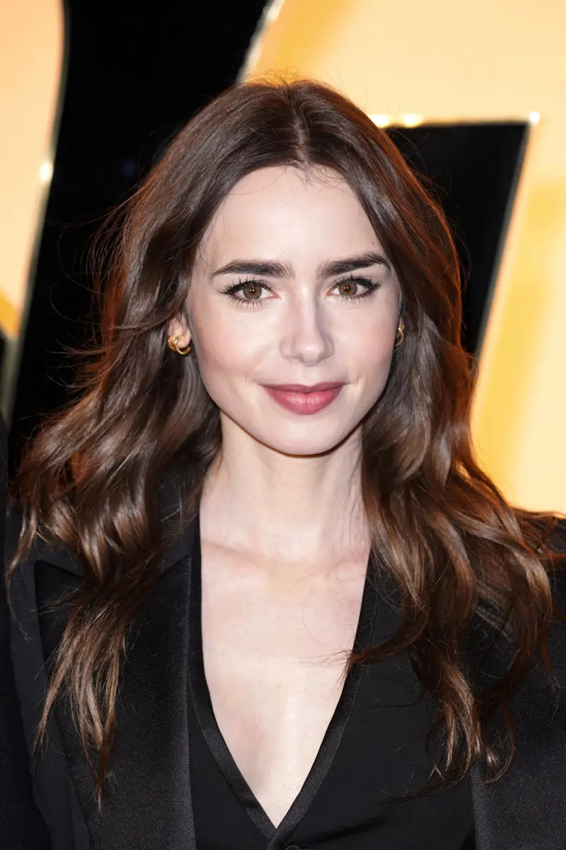 Cejas rectas con leve inclinación lily collins