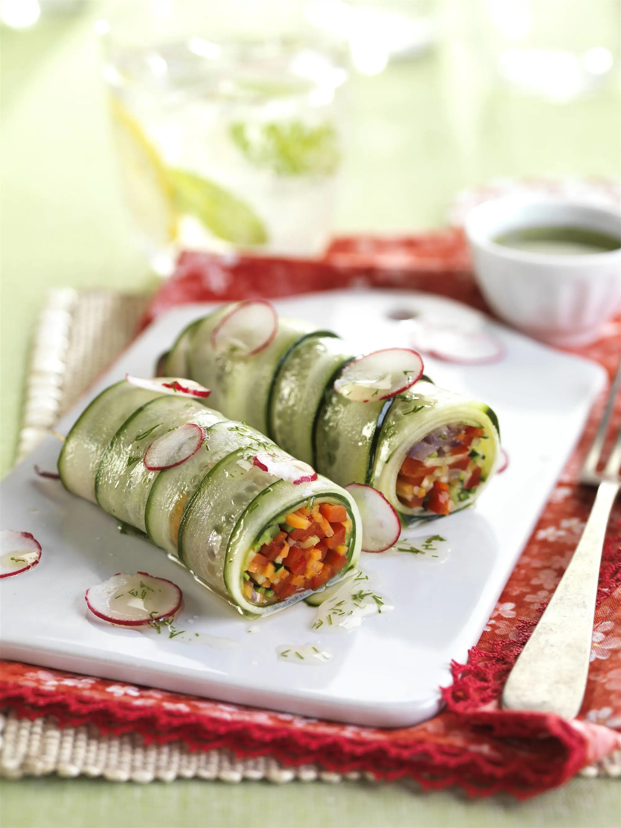 Canelones de pepino rellenos de verduras