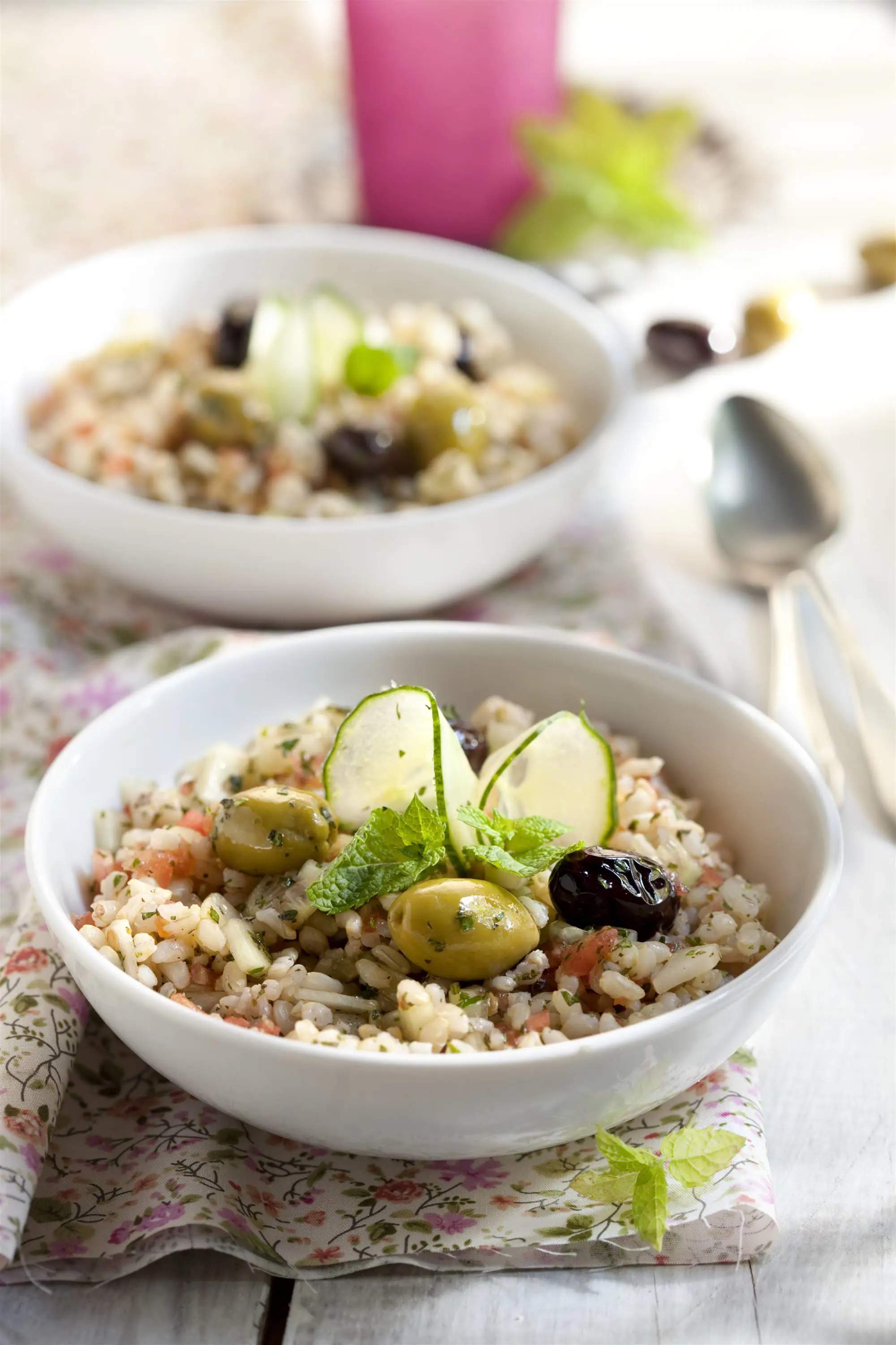 recetas con pepino Ensalada de arroz con aceitunas y pepino