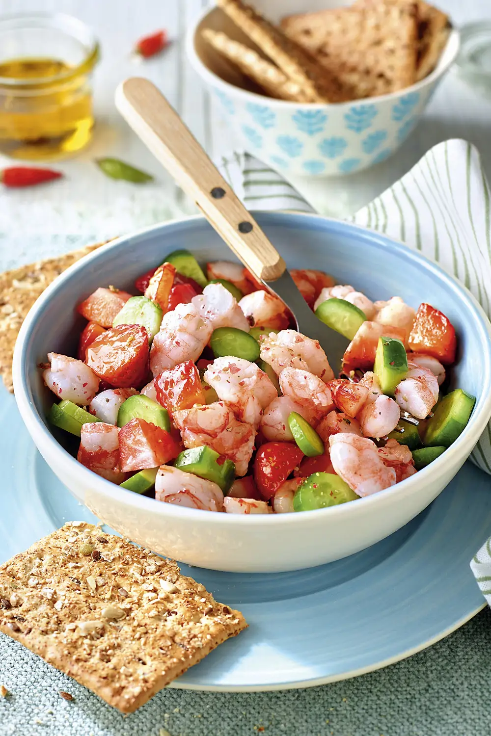 ensaladas de verano salpicon gambas fresas pepino aguacate