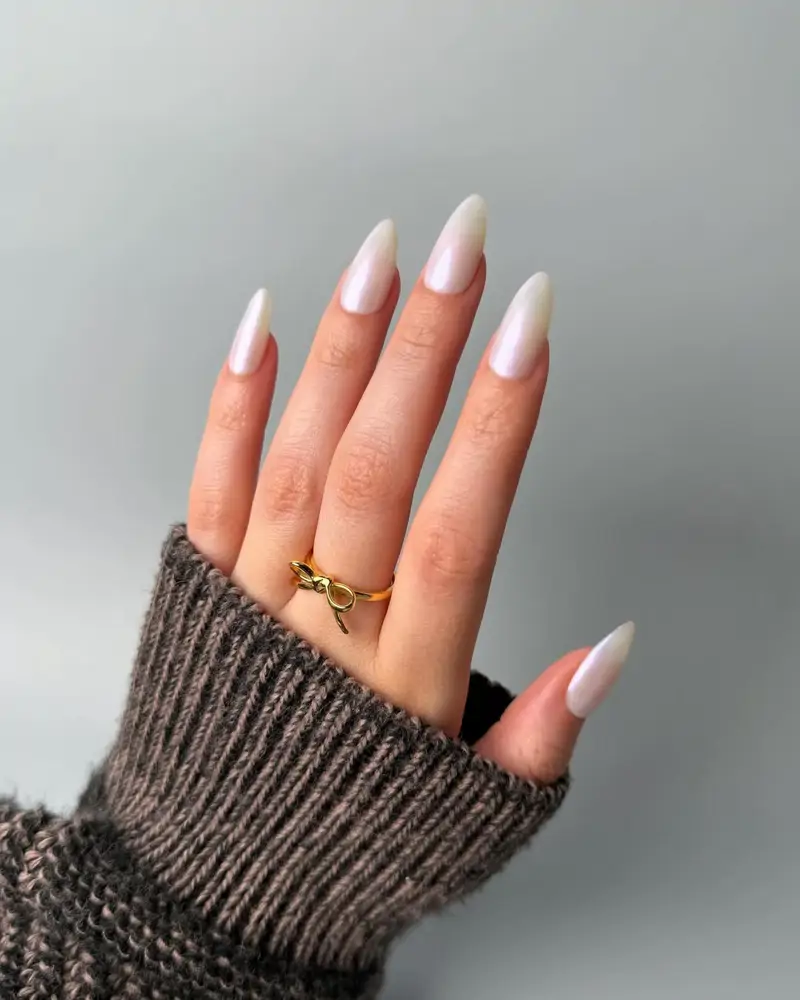 Diseños uñas almendradas elegantes tendencia