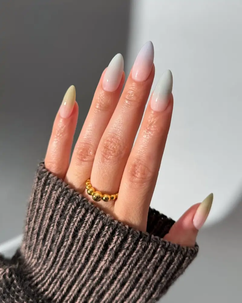 Diseños uñas almendradas elegantes tendencia