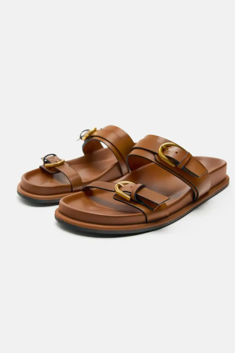 sandalias planas marrones Zara