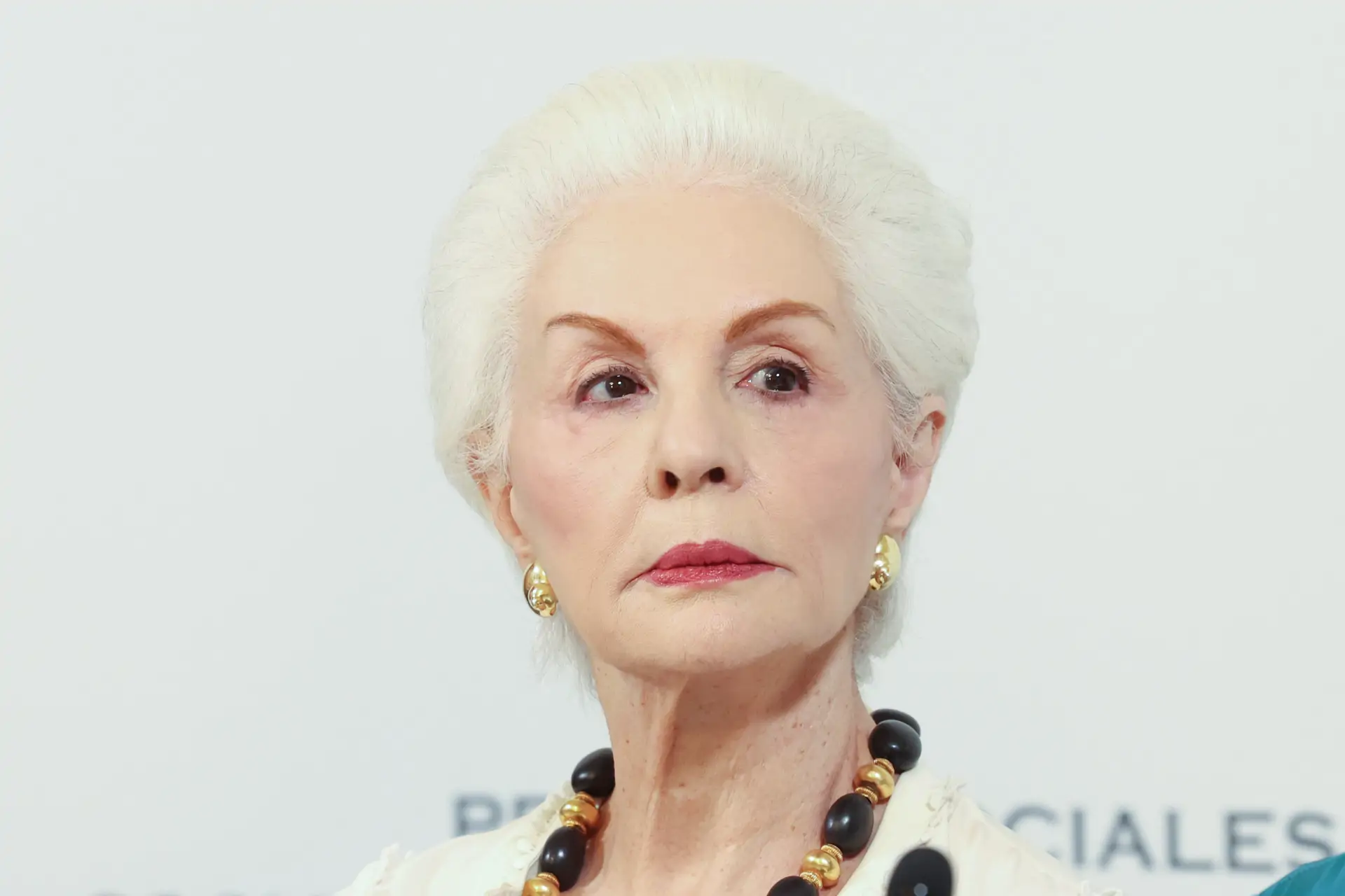 adjunta carolina herrera