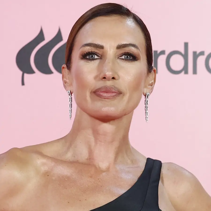 Nieves Álvarez, deslumbra en el centenario de Raffel Pages, con un vestido joya en el color tendencia que arrasará en Navidad 2026