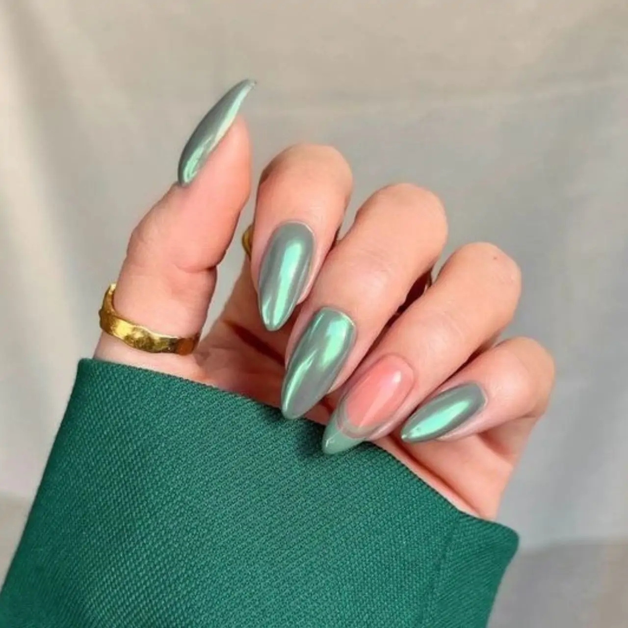 aurora nails