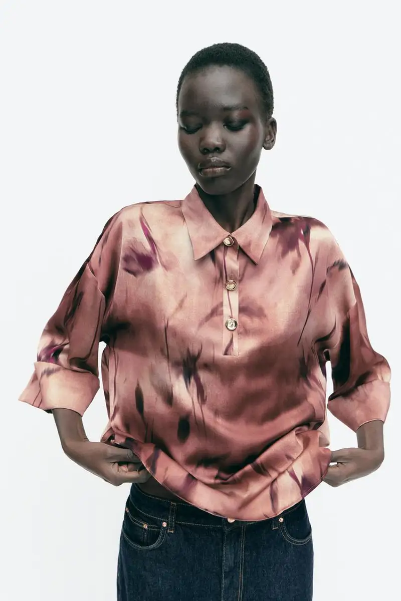 Blusa con efecto satinado
