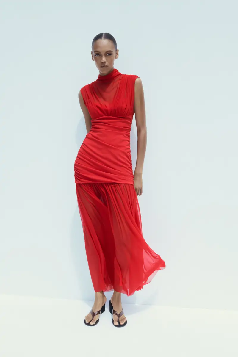 vestido drapeado rojo zara