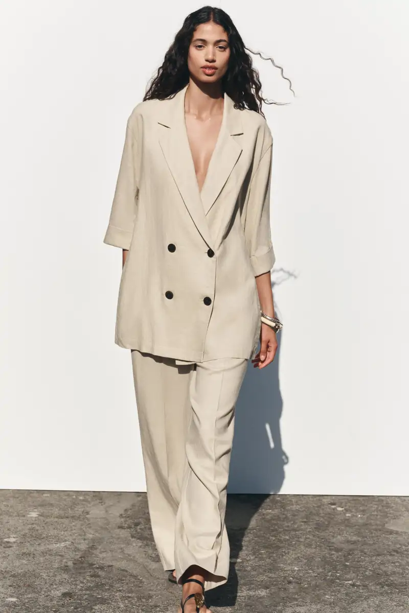 Blazer cruzada con lino