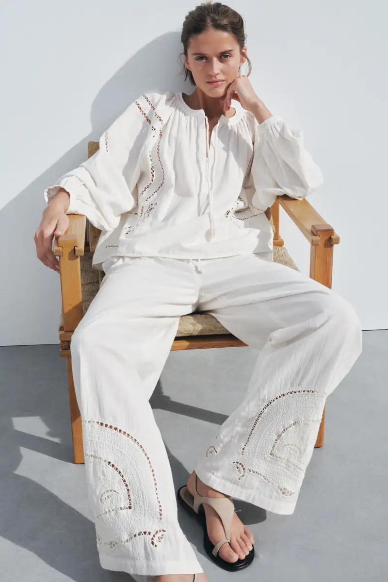 pantalón bordado