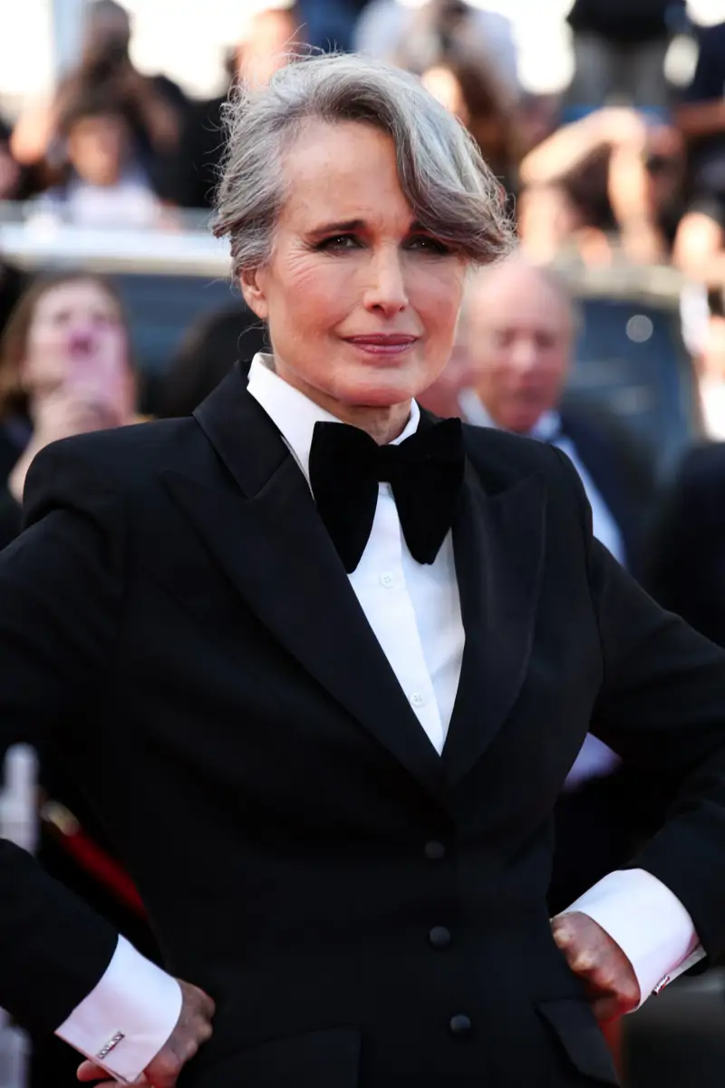 Andie MacDowell pelo canas 
