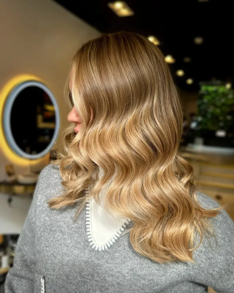 mechas balayage rubias​ doradas