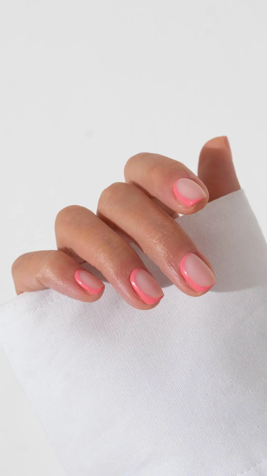 Francesa ladeada 25 uñas cortas para primavera 2025