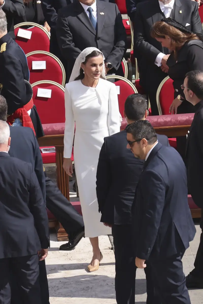 Letizia vestido blanco misa