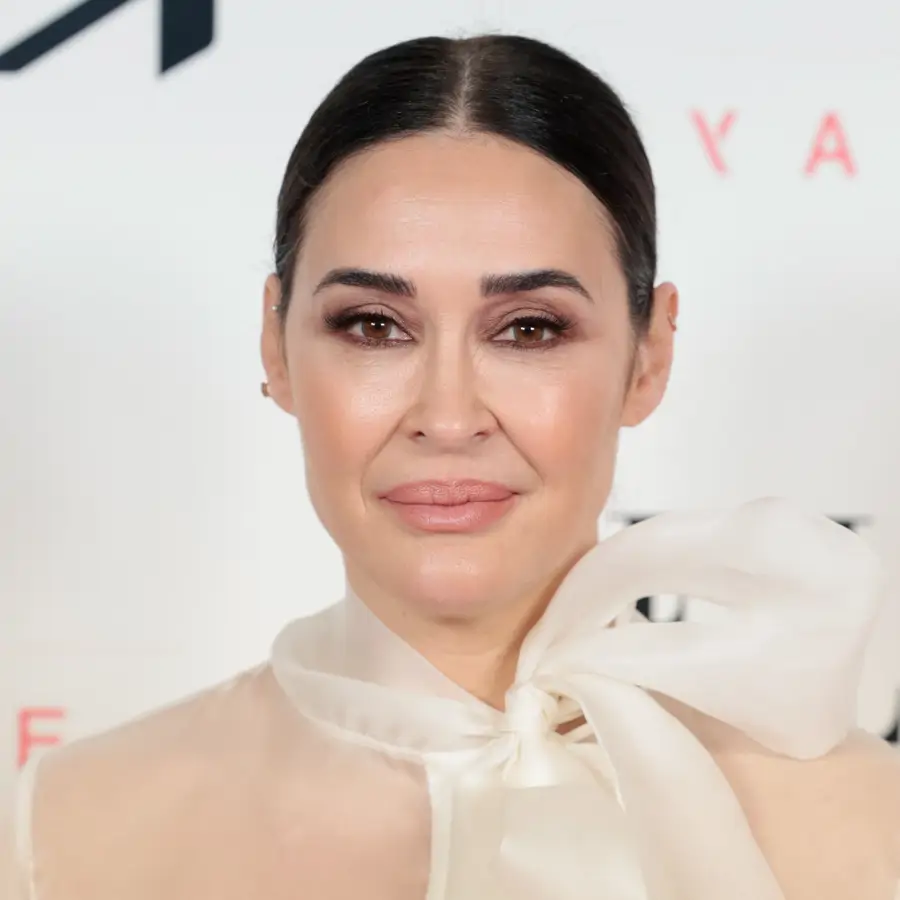 Maquillaje "efecto lifting" sí, pero como Vicky Martín Berrocal: el truco para maquillar su rostro y enmarcar las facciones con solo dos productos 