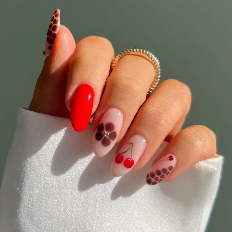 Uñas almendradas