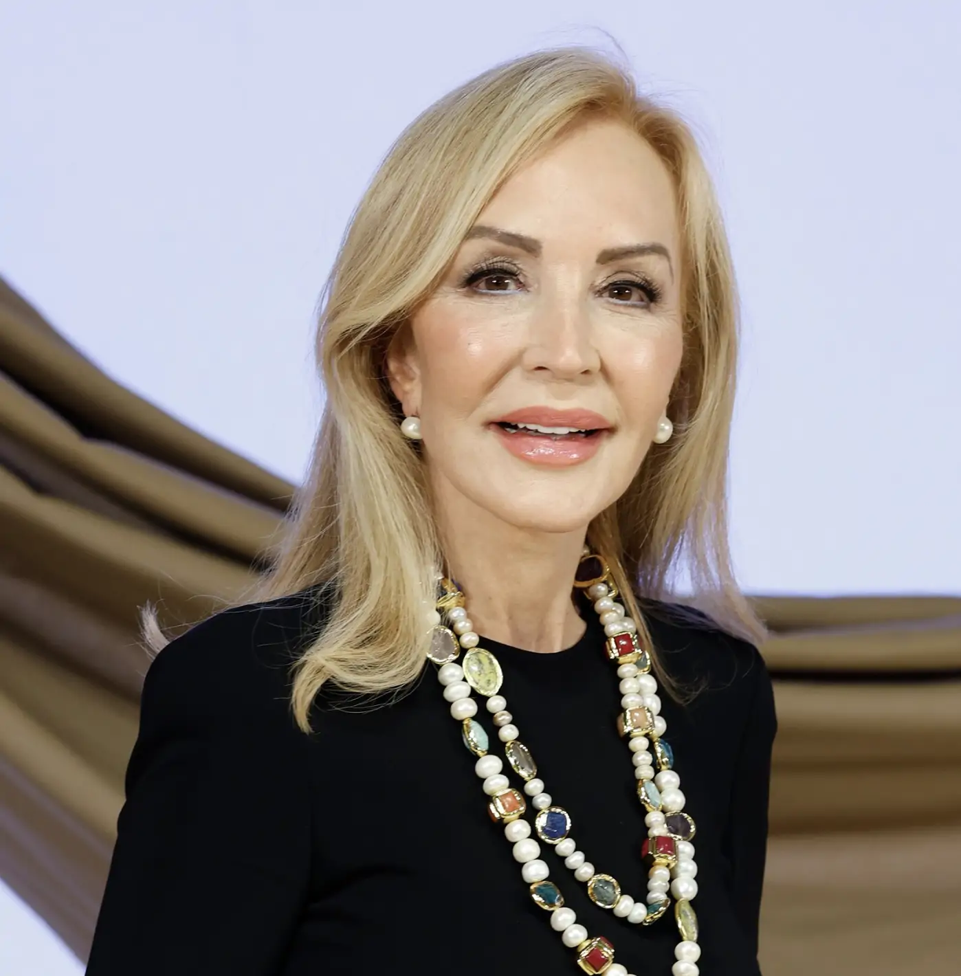 Carmen Lomana