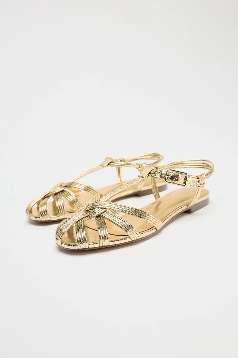 sandalias cangrejeras zara