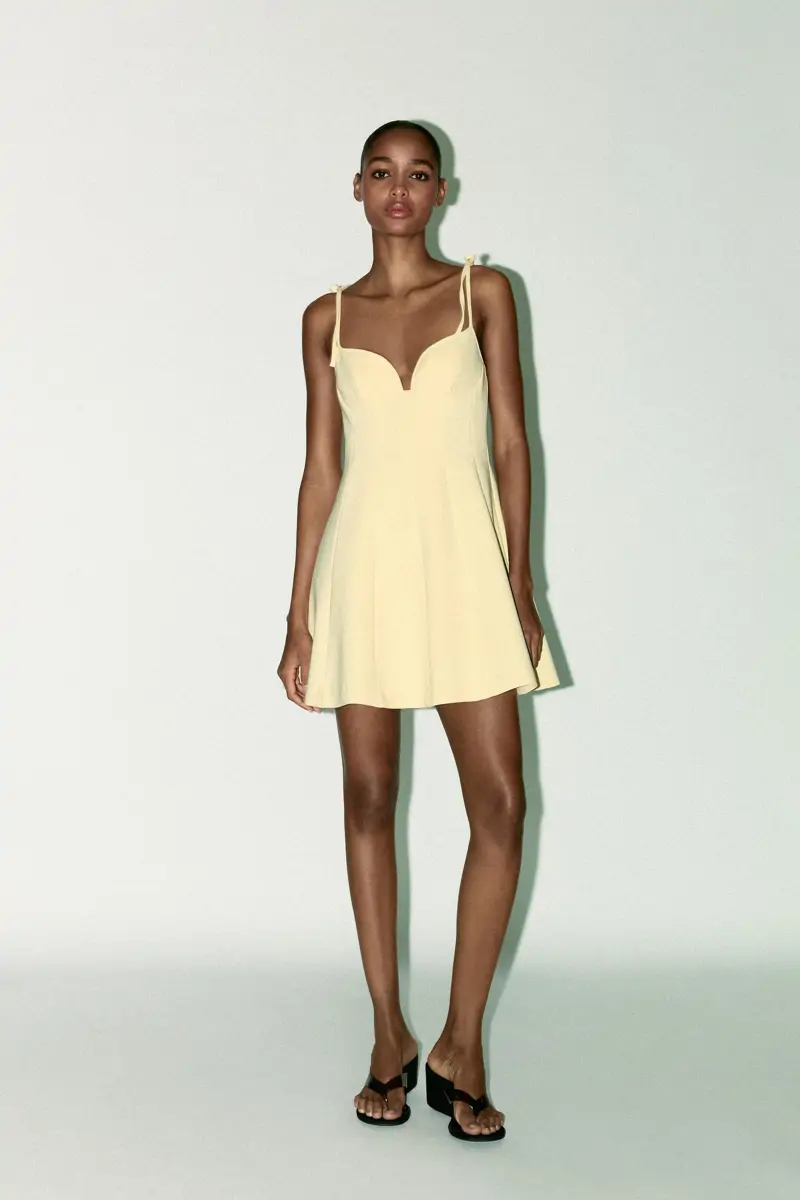 vestido corto lazos amarillo zara