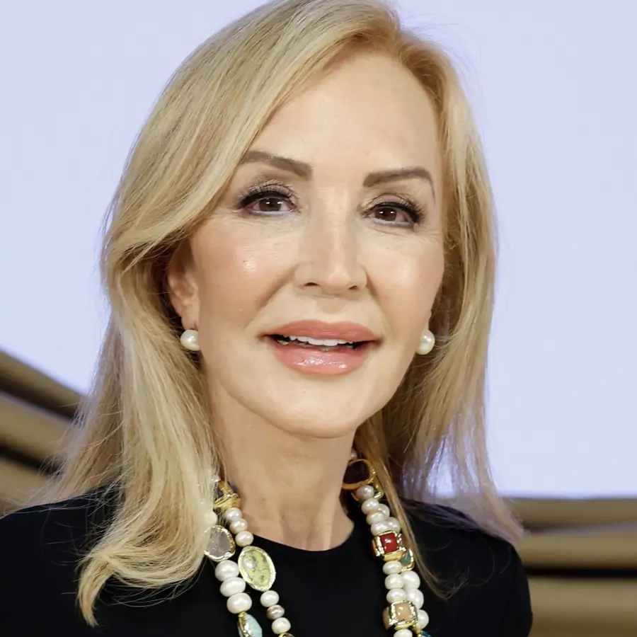 Carmen Lomana, sobre el pelo de la infanta Sofía: "A mí esos melenones a 'lo Pantoja' que van así con la cortina caída por los lados no me gustan"