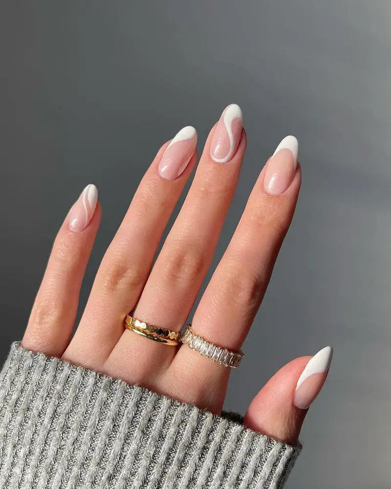 Uñas francesas modernas