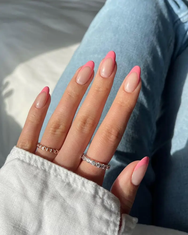 Uñas francesas modernas